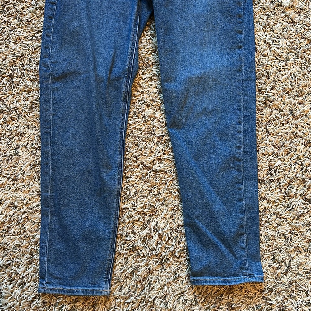 American Eagle Outfitters Mom Jean - Picture 3 of 8